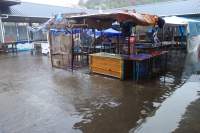 Markt bei Regen