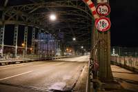 MVV Hackerbrücke Nacht